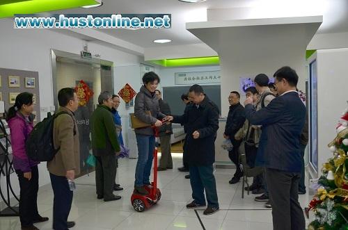 太阳集团tyc33455官网自动化学院考察团参观易步科技.JPG